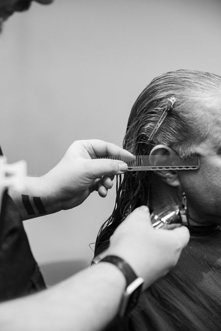Pompadour styling